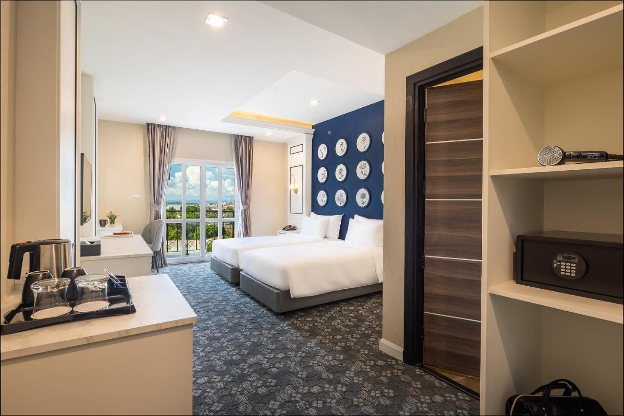 Eastin Hotel Vientiane Exterior photo