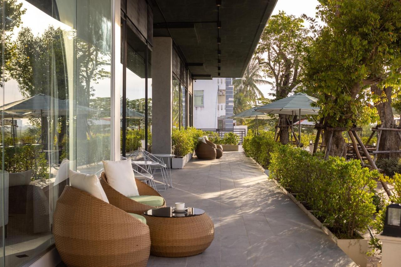 Eastin Hotel Vientiane Exterior photo