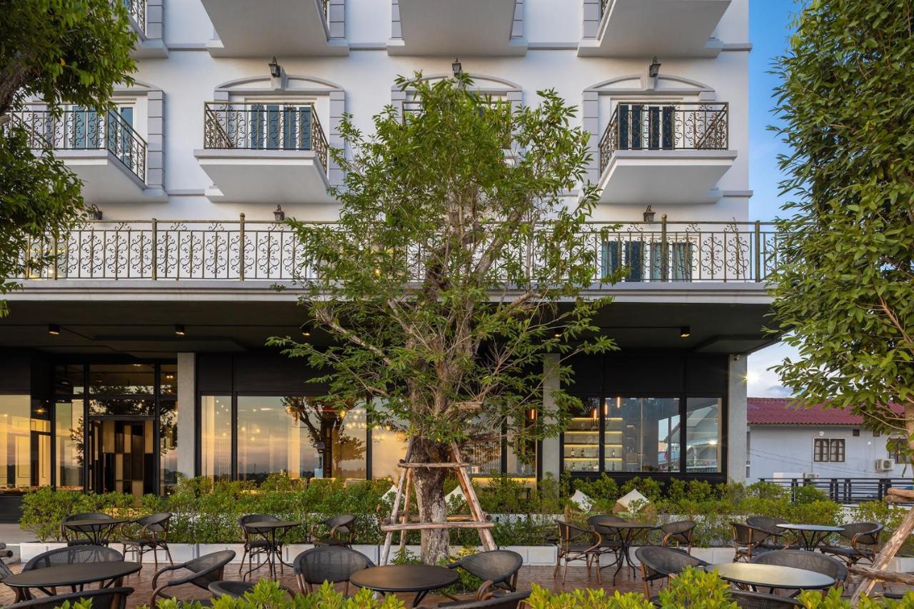 Eastin Hotel Vientiane Exterior photo